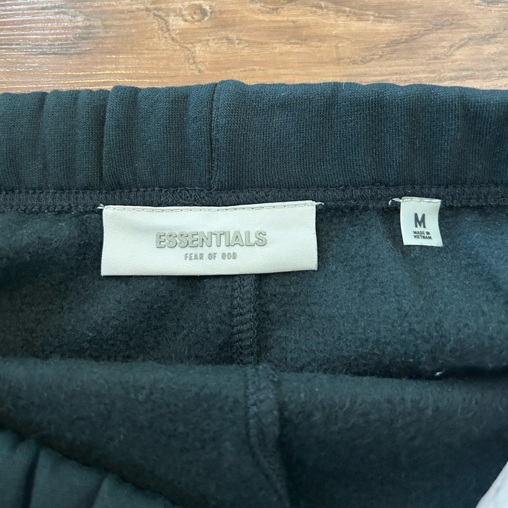 Authentic Fear of God Essentials Stretch Limo SS22 Sweatpants Size Medium NWT - Picture 5 of 9
